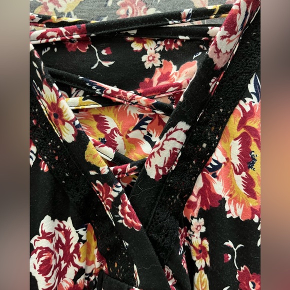 Floral top with bell sleeves in 2X. - Picture 3 of 5